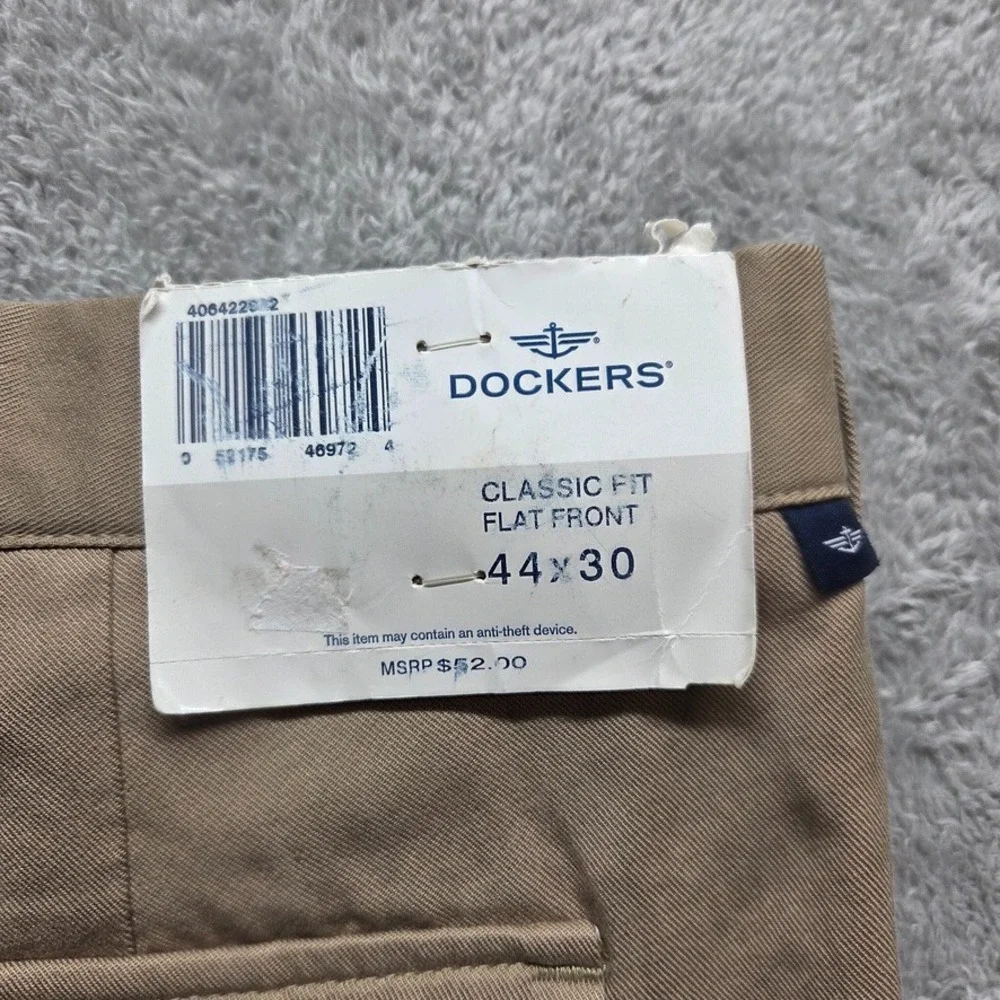 Dockers Pants Mens 44X30 Beige Chinos Classic Fit Flat Front Straight Leg Preppy